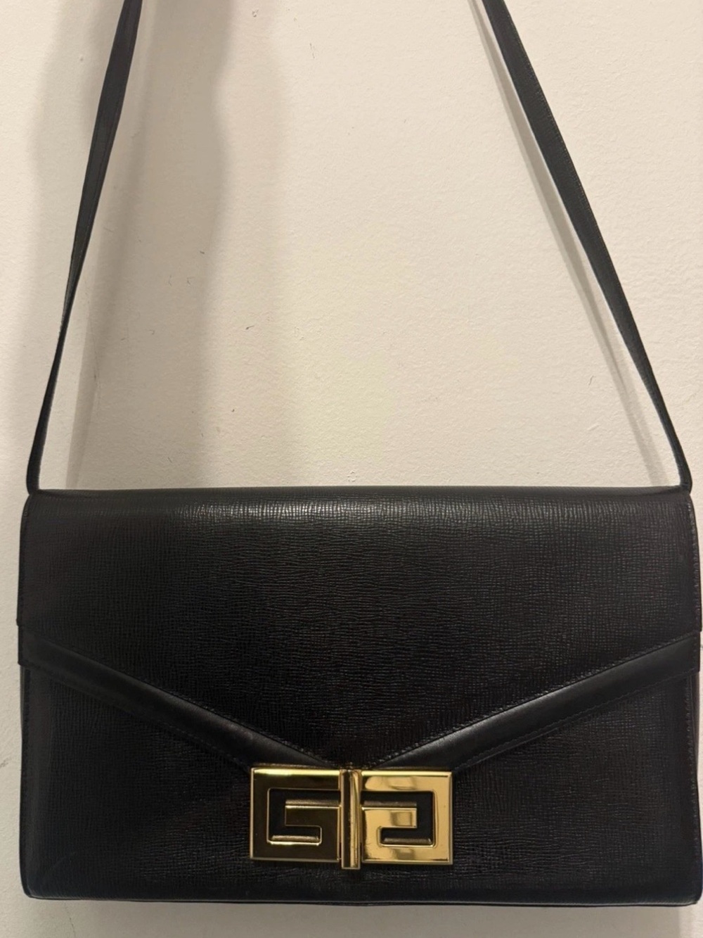 GIVENCHY Chain Shoulder Bag Leather Black Gold Auth 123150
